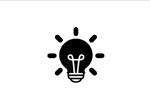 Schulung und Coaching als Symbolbild Schwarzes Piktogramm einer Glühbirne mit Lichtstrahlen – Symbolbild für Mitarbeiterschulung und Coaching von VAD Markenspur